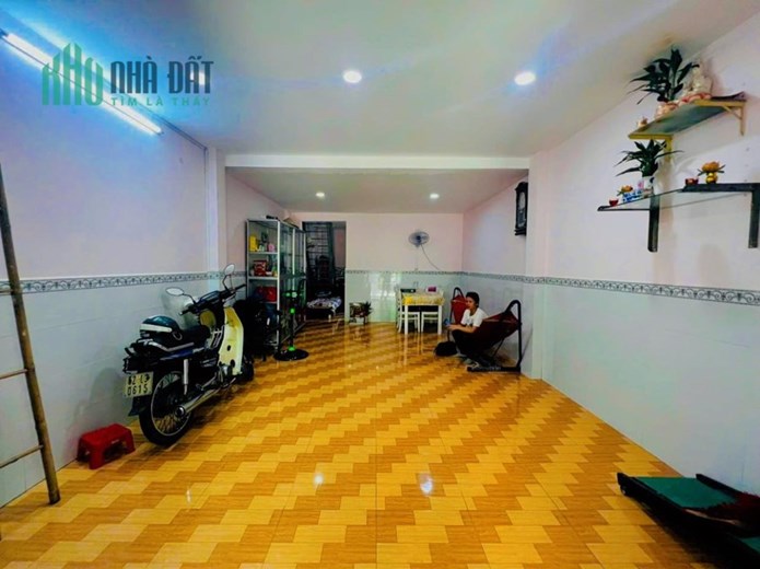 Nhà Ngang Khủng 5M, Nhỉnh 2 Tỷ, Thạnh Lộc Quận 12, Tp HCM, Cần Bán