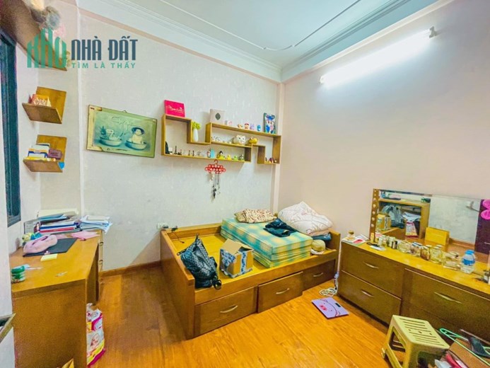 Bán nhà đẹp Nguyễn Ngọc Vũ, Cầu Giấy – Dân xây - Gần phố - 45m2 – 5t – Nhỉnh 6 tỷ