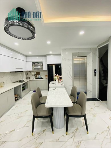 BÁN GẤP ! 50m*7T thang máy chỉ 10.9 tỷ, nội thất xịn, 2 mặt thoáng tại Nguyễn Ngọc Nại .