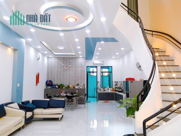 Bán Nhà Đẹp DT Lớn- HXH Lê Văn Thọ Gò Vấp- 3 Tầng- 130m2- 6m x 21,6m- Vị Trí Đẹp- Nhỉnh 10 Tỷ