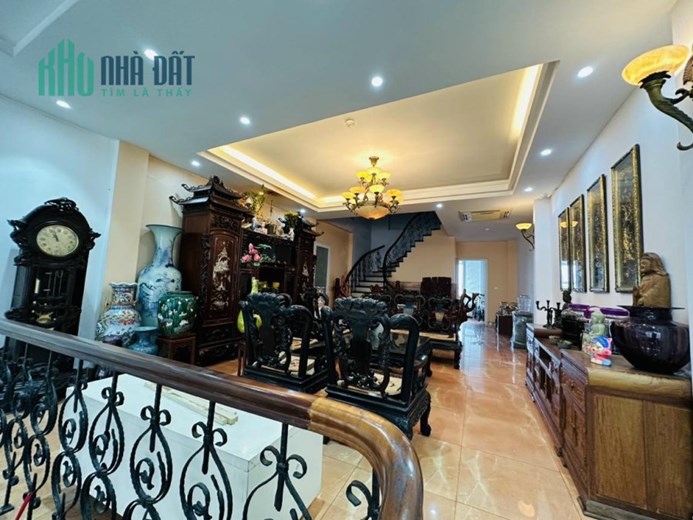 Bán nhà 9 tầng mặt phố Giải Phóng, Thanh Xuân