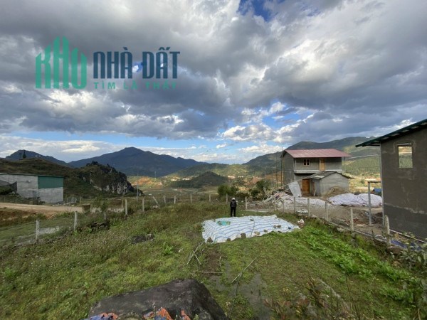 Cần bán mảnh đất rộng 500m2, view ruộng bậc thang gần sân golf, Giang Tra Sapa
