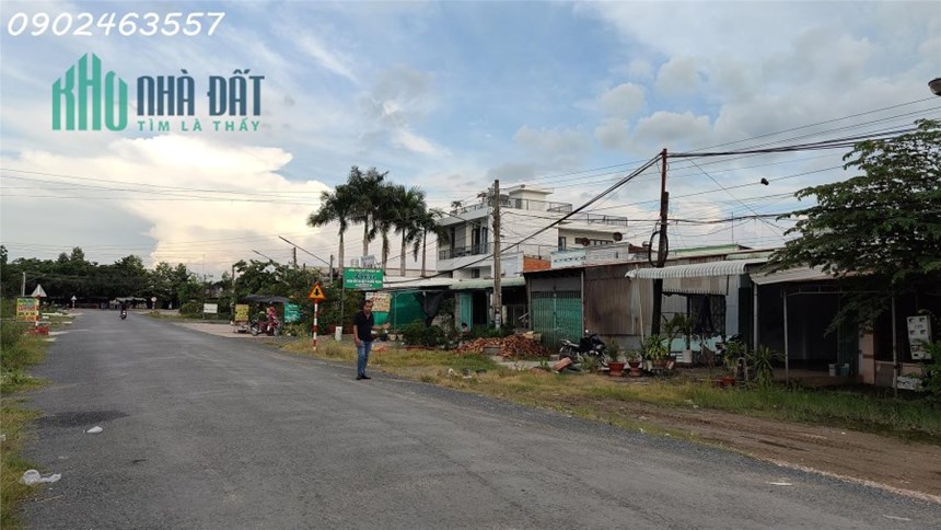 Khu Dân Cư Đông Đúc - Mặt Tiền Chợ