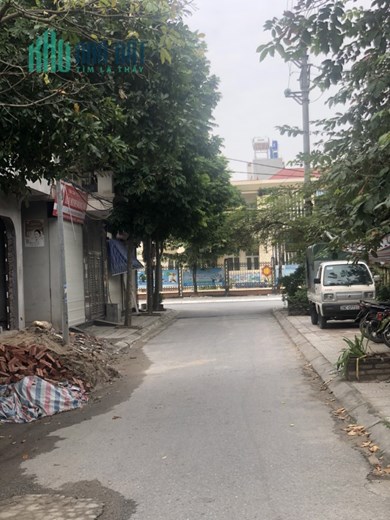 Duy nhất 1 lô 3 mặt tiền khu chợ Bình sơn thị trấn chúc sơn
- Vị trí đắc địa kinh doanh cho thuê