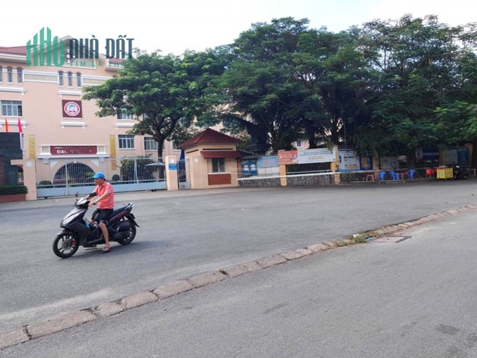 Bán 14 căn Hộ dịch vụ . 400 m², P. Linh Xuân Thủ Đức, giá 18,5 tỷ TL