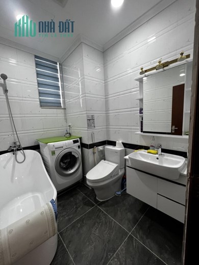 Cho thuê căn hộ cao cấp tại 180 Triệu Việt Vương