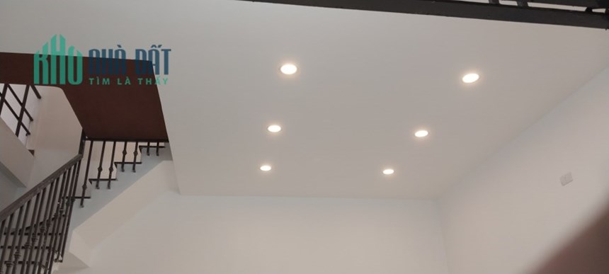 ♣ Nhà Hoàng Diệu 53m2 ngang 8m 2 tầng kiên cố  2.35 tỷ