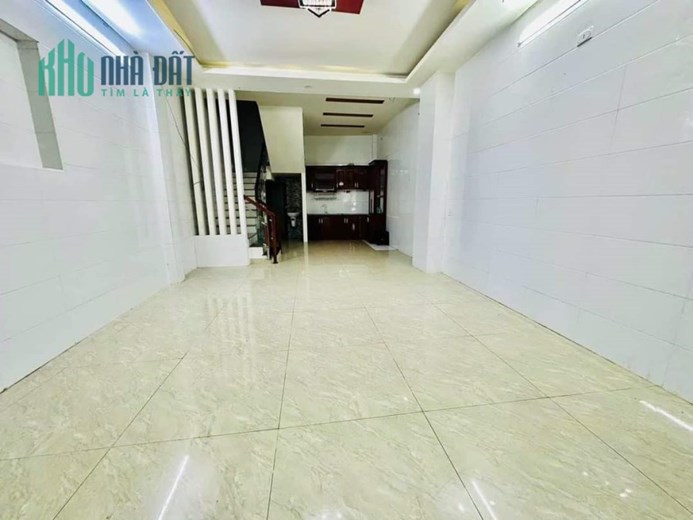 Cho thuê nhà 3 tầng mặt tiền : Chu Văn An - Quận Hải Châu