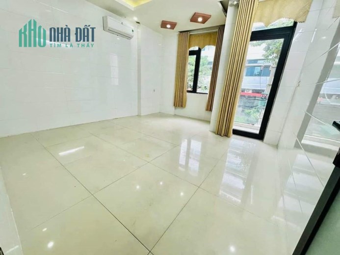 Cho thuê nhà 3 tầng mặt tiền : Chu Văn An - Quận Hải Châu