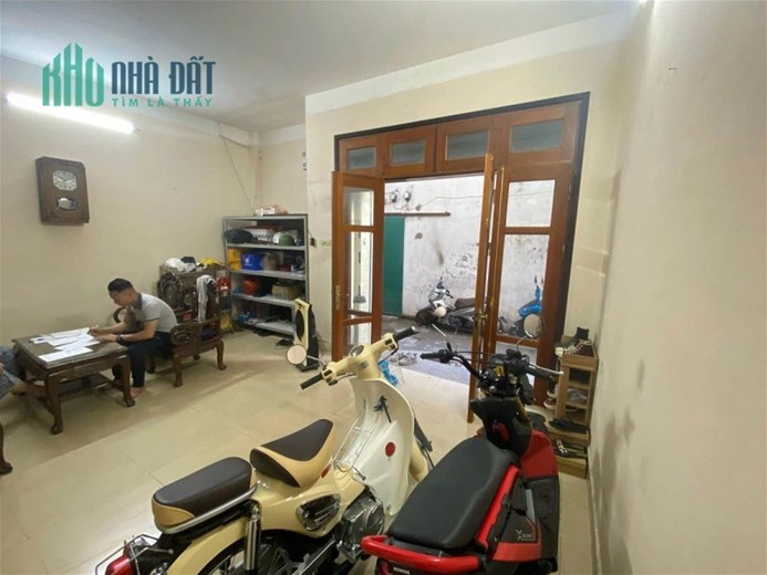 Bán Nhà Phố Võng Thị Quận Tây Hồ. 97m Mặt Tiền 6m Nhỉnh 11 Tỷ. Cam Kết Ảnh Thật Mô Tả Chính Xác.