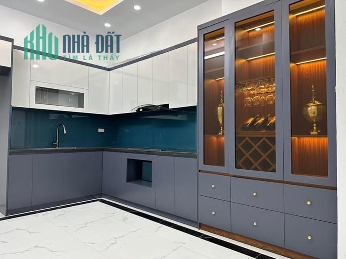 Bán gấp nhà phố Hoàng Văn Thái ô tô qua cổng 45m 4Tg MT 3,2m Chỉ 5,8 tỷ LHCC.