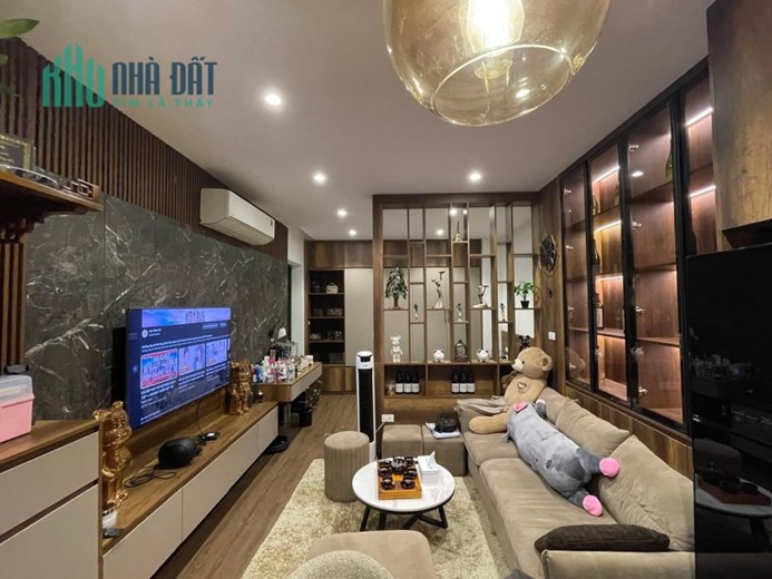 NHÀ HÀO NAM DÂN TRÍ CAO - ĐANG CHO THUÊ SHOP THỜI TRANG