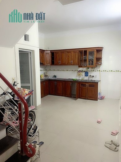 Bán nhà giá mềm như bún đường Chợ Hàng Mới, 45m 3 tầng GIÁ 1.8 tỉ về ở luôn
