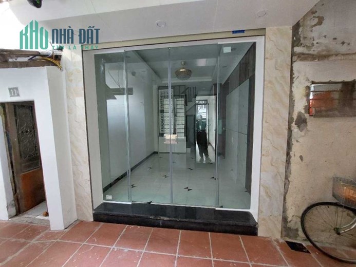 NHÀ Ở HOÀNG HOA THÁM