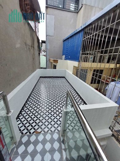 NHÀ Ở HOÀNG HOA THÁM