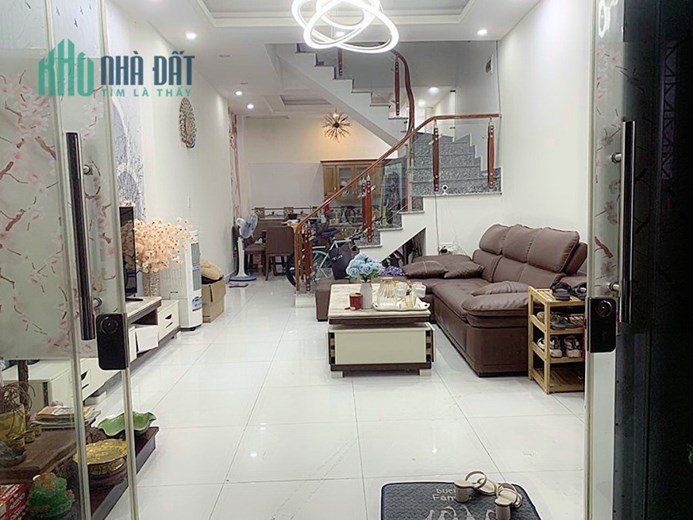 Bán nhà Thư Trung ngõ cực nông, 43m 3 tầng GIÁ 2.6 tỉ , để lại nội thất