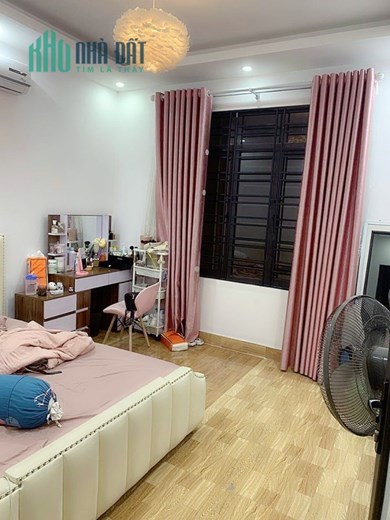 Bán nhà Thư Trung ngõ cực nông, 43m 3 tầng GIÁ 2.6 tỉ , để lại nội thất