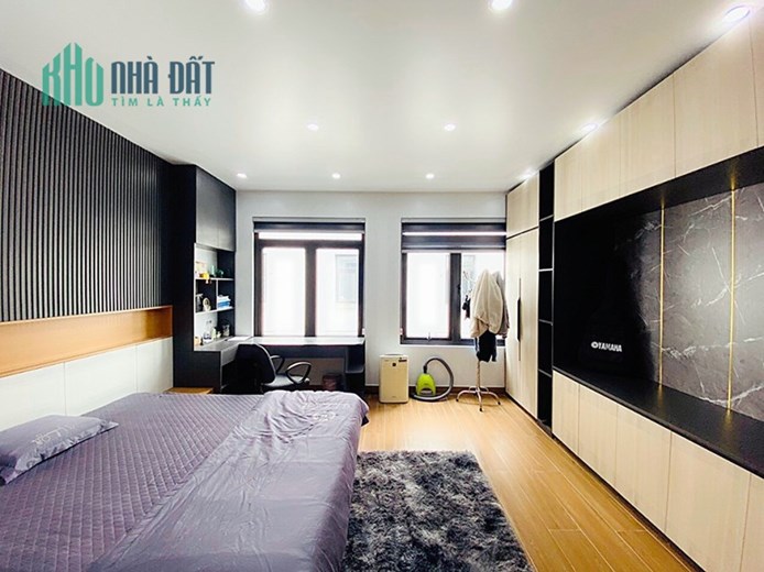 Siêu phẩm Hoàng Huy Mall có Thang máy, 79m 4 tầng GIÁ 11.8 tỉ, full nội thất xịn