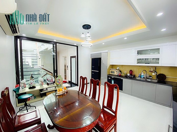 Siêu phẩm Hoàng Huy Mall có Thang máy, 79m 4 tầng GIÁ 11.8 tỉ, full nội thất xịn