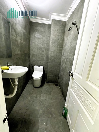 Cho thuê nhà 1T2L 4pn mặt tiền đường Đặng Văn Bi Bình Thọ