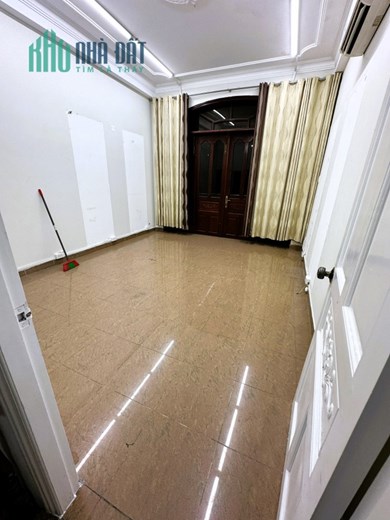 Cho thuê nhà 1T2L 4pn mặt tiền đường Đặng Văn Bi Bình Thọ