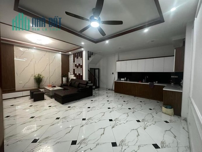 Nhà đẹp ở ngay. ngõ văn hương.54m2, 5 tầng, 6 ngủ mới đẹp. 6,8 tỷ có TL