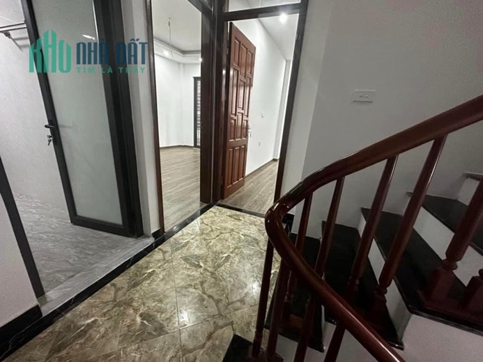 Nhà đẹp ở ngay. ngõ văn hương.54m2, 5 tầng, 6 ngủ mới đẹp. 6,8 tỷ có TL