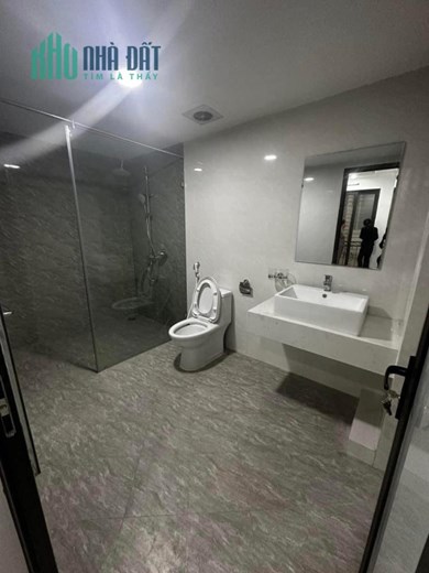 Nhà đẹp ở ngay. ngõ văn hương.54m2, 5 tầng, 6 ngủ mới đẹp. 6,8 tỷ có TL