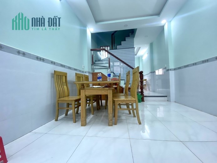 Bán Gấp Nhà Nguyễn Sơn Tân Phú 34 m2,HXH sát nhà 2 Tầng 3 tỷ3