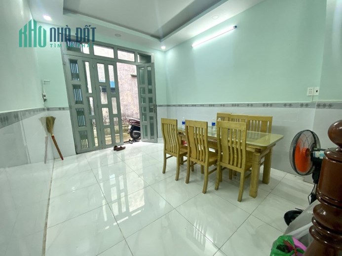 Bán Gấp Nhà Nguyễn Sơn Tân Phú 34 m2,HXH sát nhà 2 Tầng 3 tỷ3