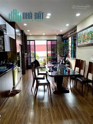KINH DOANH ĐỈNH ! Bán nhà phố Trường Chinh, KD + ở, ô tô đỗ cửa, 69m*5T chỉ 17 tỷ .