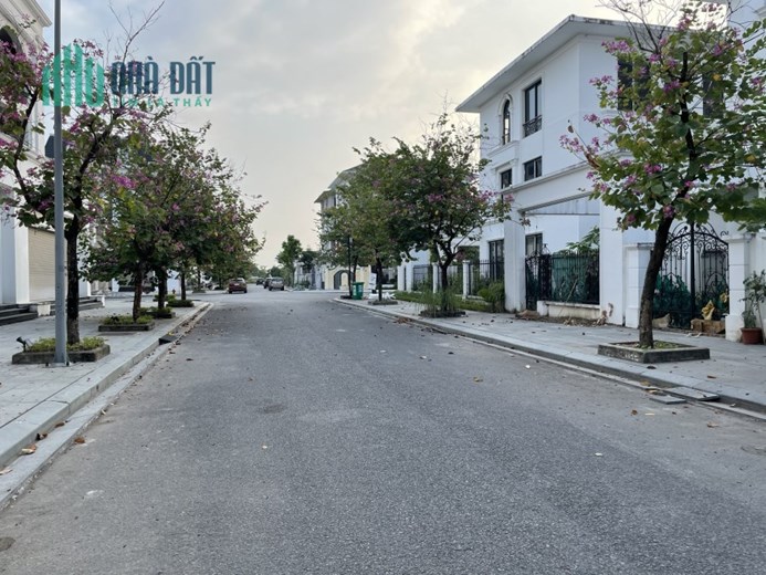 BÁN CĂN SHOPHOUSE LÀNG VIỆT KIỀU NGAY BẾN XE VĨNH NIỆM.