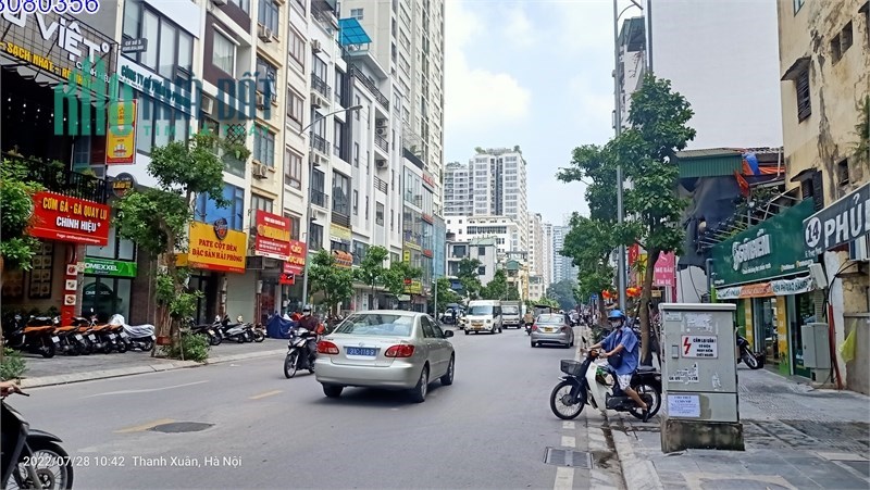 Bán nhà mặt phố Vũ Trọng Phụng, DT 20m2 x 5 tầng, MT 5m, vỉa hè rộng, kinh doanh ổn.