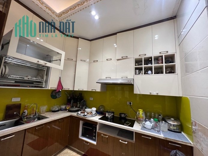 Bán nhà Sài Đồng, Vỉa Hè, ô tô tránh, 97 m2, 5T, chỉ nhĩnh 14 tỷ.