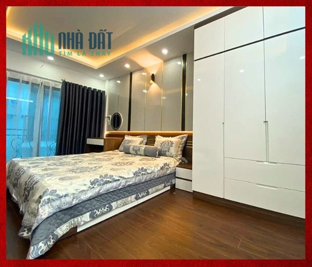 Bán Nhà Đẹp Sân Vườn rộng rãi khu Hào Nam - La Thành, 69m2 x 4T  giá 7 tỷ 900 triệu
