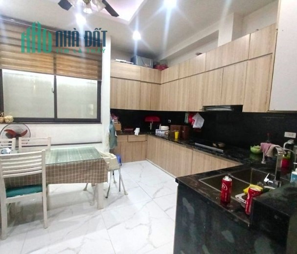 Bán nhà đẹp mặt ngõ Kinh Doanh khu Hào Nam - La Thành, 45m2 MT 5m giá 6 tỷ 250 triệu
