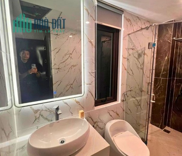 Bán nhà đẹp mặt ngõ Kinh Doanh khu Hào Nam - La Thành, 45m2 MT 5m giá 6 tỷ 250 triệu