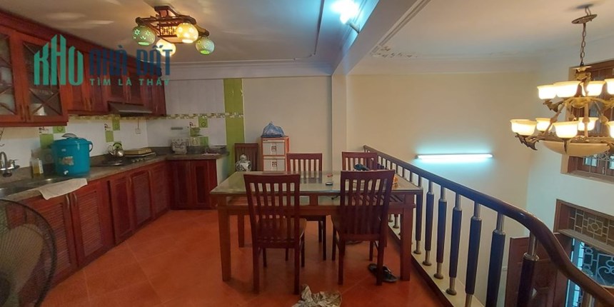TRUNG TÂM QUẬN CẦU GIẤY – DÂN XÂY CHẮC CHẮN – TIỆN ÍCH NGẬP TRÀN - AN NINH TỐT – 4 TẦNG x 43M2, 4