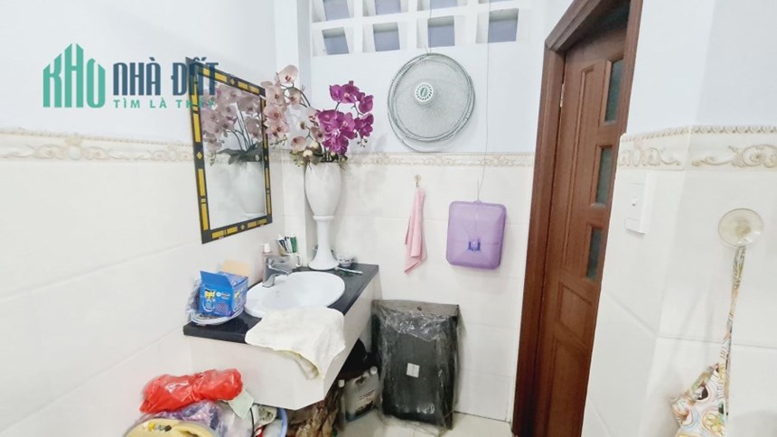NHA QUAN TÂN PHÚ 4 TẦNG BTCT HOÀN CÔNG ĐỦ CHỈ NHỈNH 5 TỶ. 
SỔ ĐẸP NỞ HẬU NHẸ Thạch Lam, Phú Thạnh