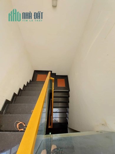 Nhà Cần bán trong ngõ Đình Thôn gần dưới 5 tỷ