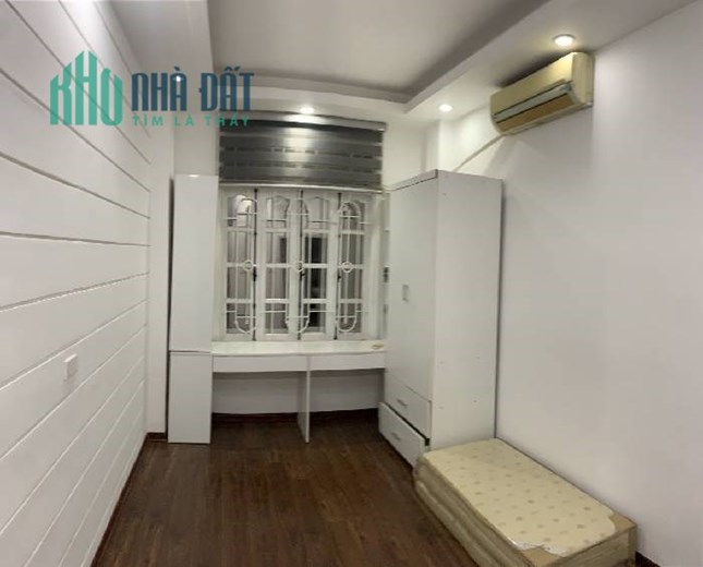 NHÀ KIM MÃ NHÀ ĐẸP Ô TÔ DỪNG ĐỖ VÀI BƯỚC CHÂN KHU VIP NGOẠI GIAO ĐOÀN
