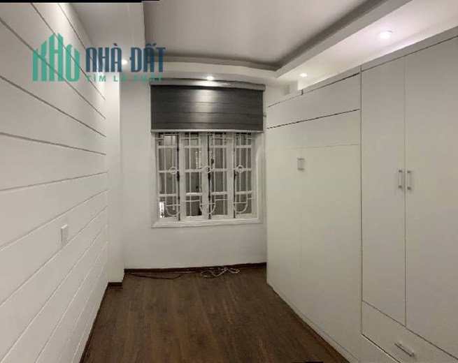NHÀ KIM MÃ NHÀ ĐẸP Ô TÔ DỪNG ĐỖ VÀI BƯỚC CHÂN KHU VIP NGOẠI GIAO ĐOÀN