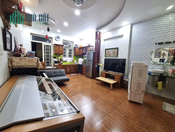 Bán nhà ngay Big C Trường Chinh 50m2 4tang shr, gần Tân kì Tân Quí, 5 tỷ nhỉnh 0932030061