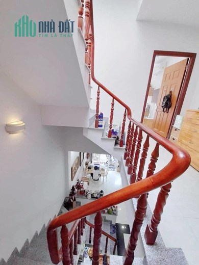 Bán nhà Ngay chợ Tân Trụ 62m2 3tang shr-hxh, giáp Tân Phú , 5 tỷ nhỉnh 0932030061