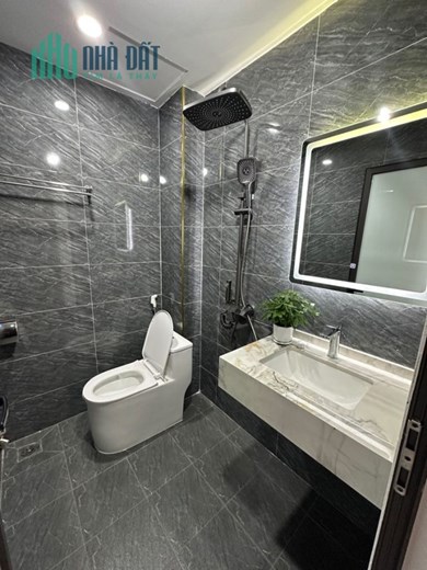 Bán nhà Hoàng Văn Thái  41m x 4T  MT 3.2m giá 5.88 tỷ