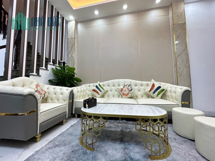 Bán nhà Hoàng Văn Thái  41m x 4T  MT 3.2m giá 5.88 tỷ