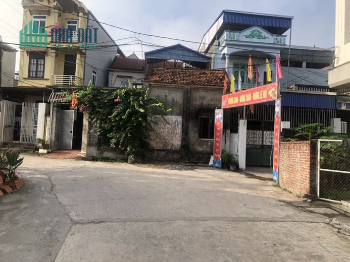 Siêu phẩm tràng an chúc sơn cách ql6 chỉ vài trăm mét
- Dt 90m2 đất vuông đét
- Đường thông oto tận