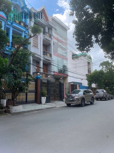 Giảm 9.5 Tỷ Nhà Mặt Tiền Khu VÍP Bàu Cát, Tân Bình, diện tích 346m2, 6 tầng, giá 37 Tỷ