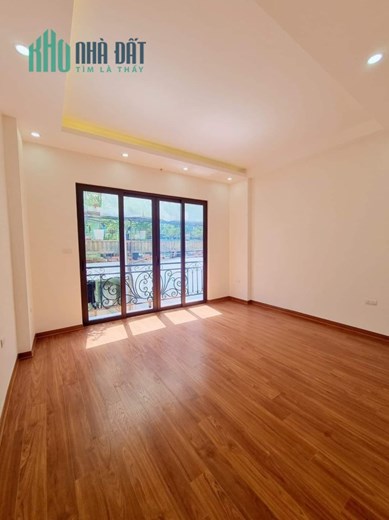 Bán nhà gần Hồ Đền Lừ, kinh doanh, ô tô tránh, mới đẹp không tỳ vết chỉ 4.75 tỷ