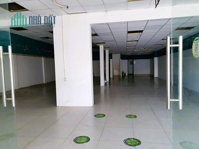 Cho thuê mặt bằng 250m2 mặt tiền đường Linh Đông